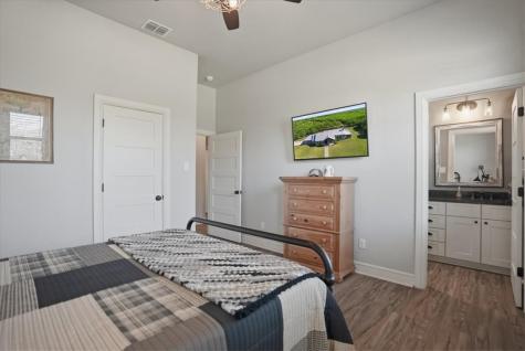 6137 Main Mathis TX 78368