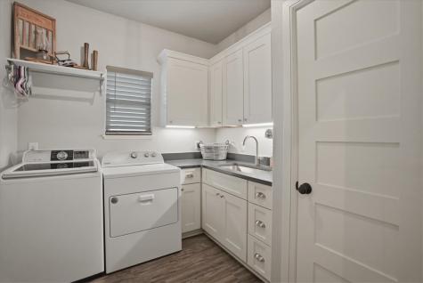 6137 Main Mathis TX 78368