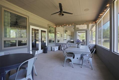 6137 Main Mathis TX 78368