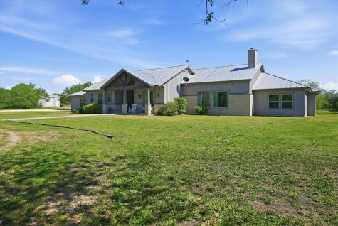 6137 Main Mathis TX 78368