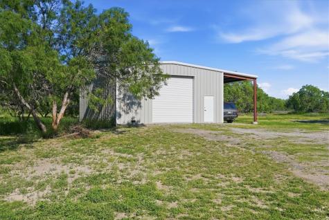 6137 Main Mathis TX 78368
