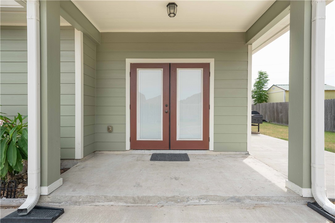 2233 Pinehollow Corpus Christi TX 78418