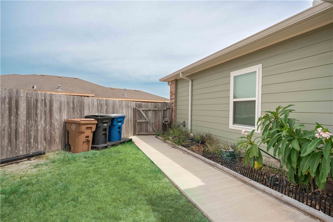 2233 Pinehollow Corpus Christi TX 78418