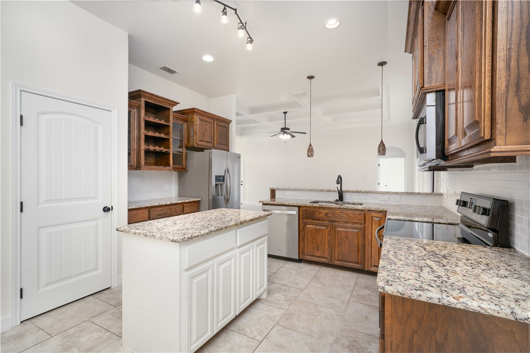 2233 Pinehollow Corpus Christi TX 78418