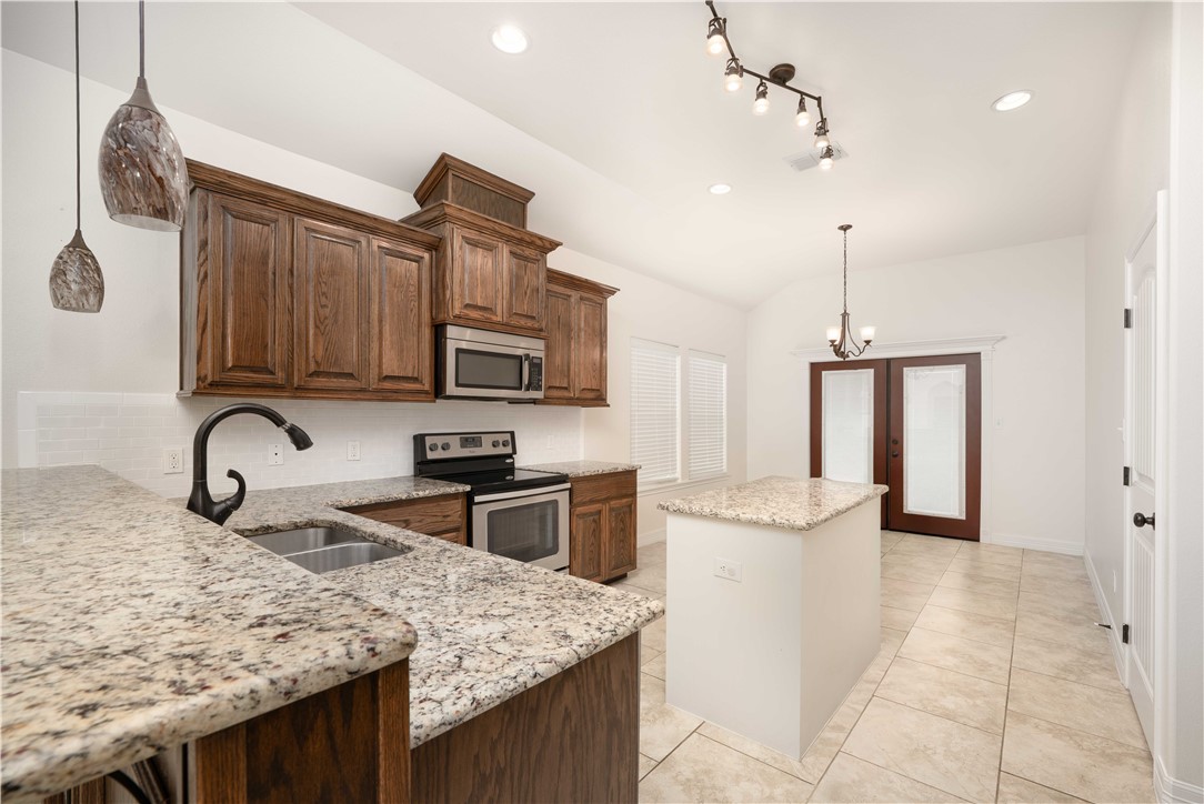 2233 Pinehollow Corpus Christi TX 78418