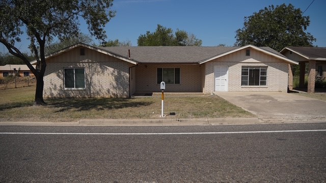 807 N Smith Avenue Hebbronville TX 78361