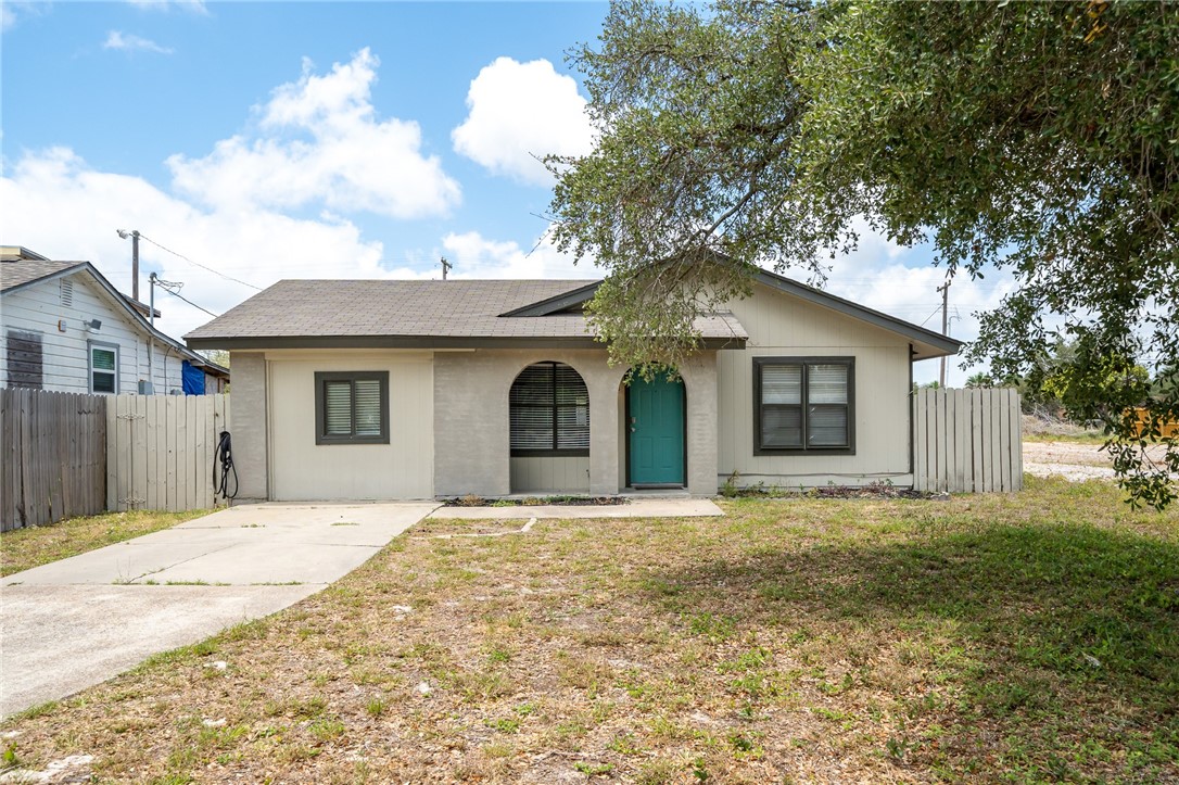 1032 S 10th Street Aransas Pass TX 78336