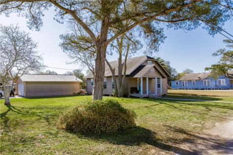 901 S Eugenia Street Orange Grove TX 78372