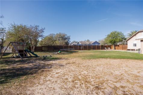 901 S Eugenia Street Orange Grove TX 78372