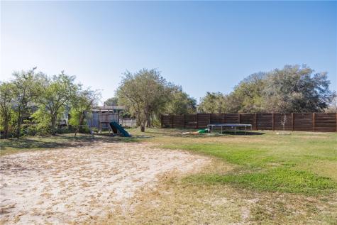 901 S Eugenia Street Orange Grove TX 78372
