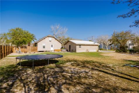 901 S Eugenia Street Orange Grove TX 78372
