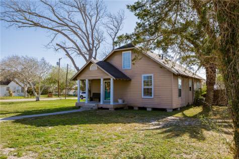 901 S Eugenia Street Orange Grove TX 78372