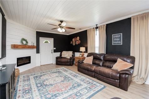 901 S Eugenia Street Orange Grove TX 78372