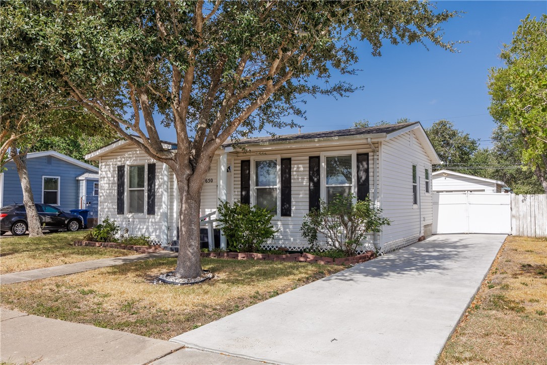 650 Sharon Drive Corpus Christi TX 78412