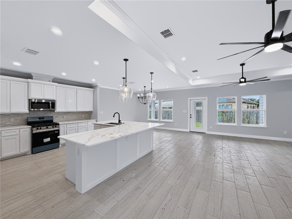 8125 Berenstain Drive Corpus Christi TX 78414