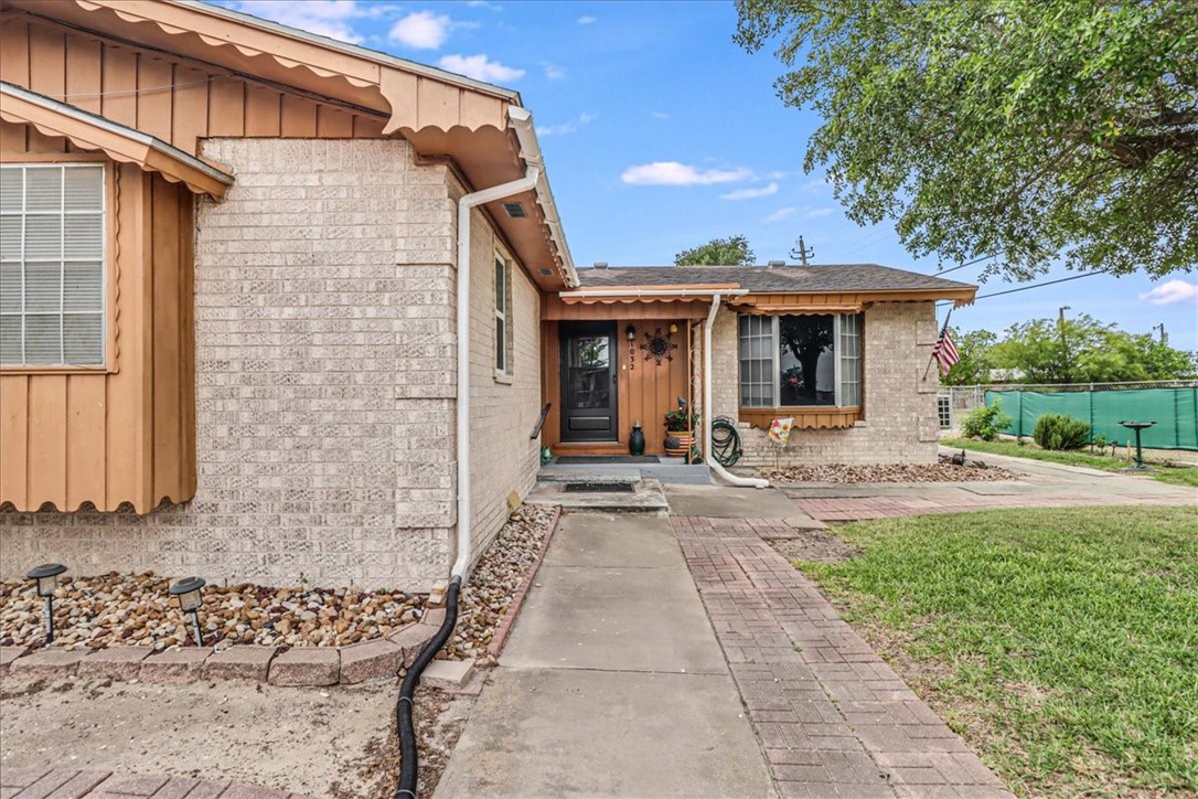 1032 Illinois Street Robstown TX 78380