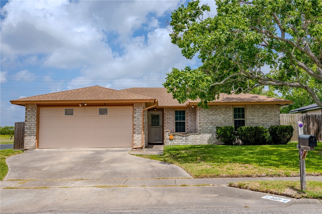 2221 Meadowgrove Drive Corpus Christi TX 78414
