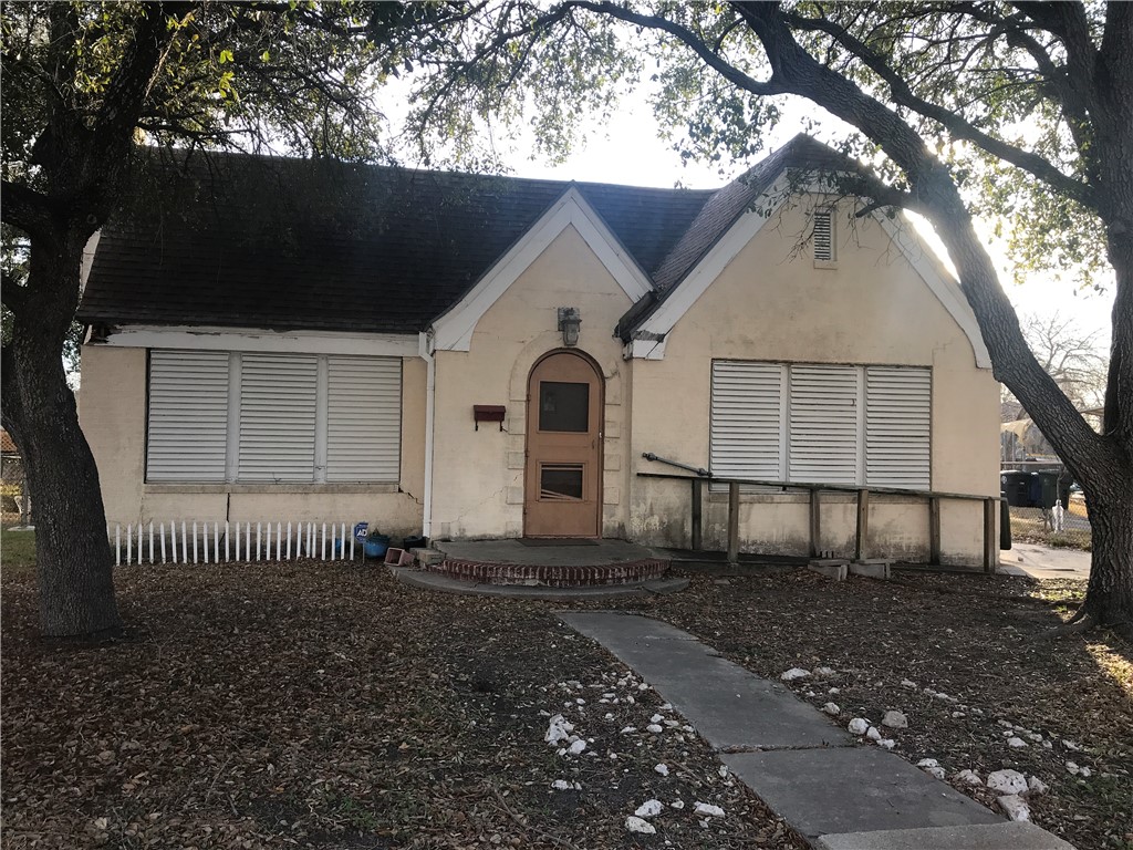 3745 S Saxet Drive Corpus Christi TX 78408