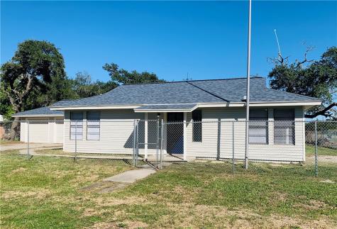 904 N Verne Street Rockport TX 78382