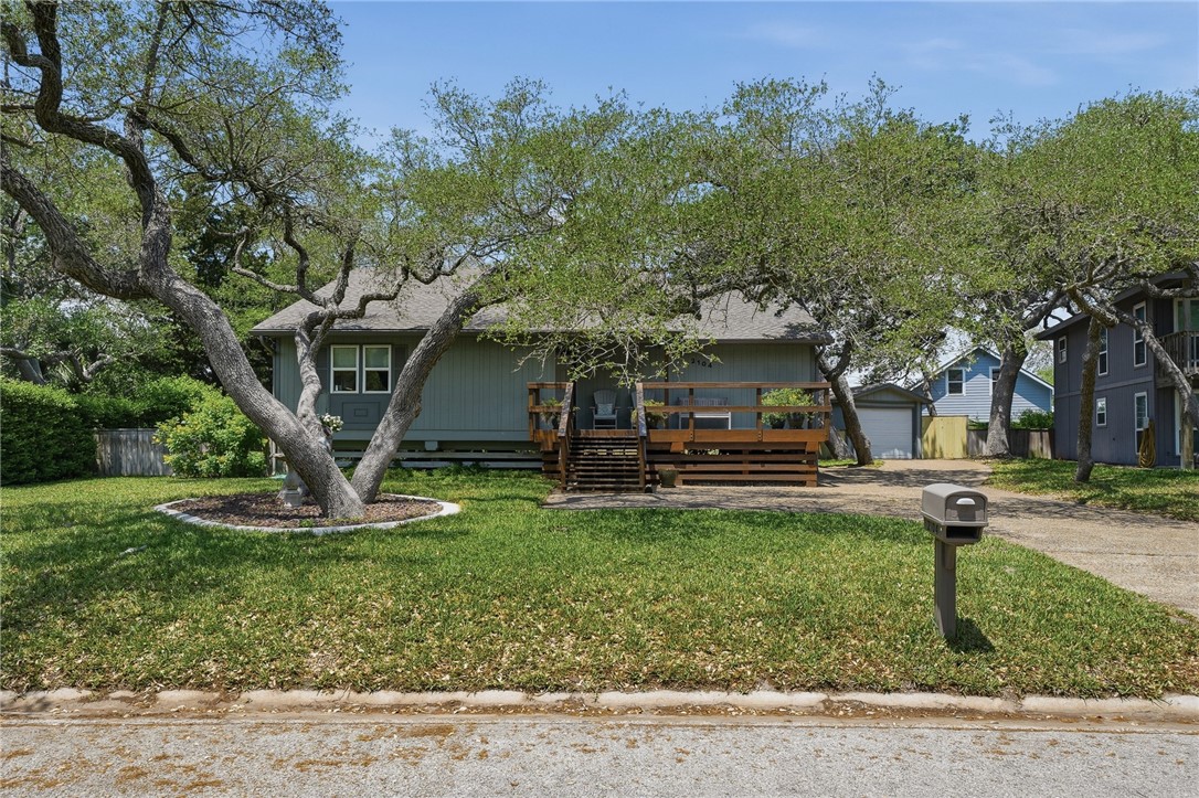 2104 Crescent Drive Rockport TX 78382