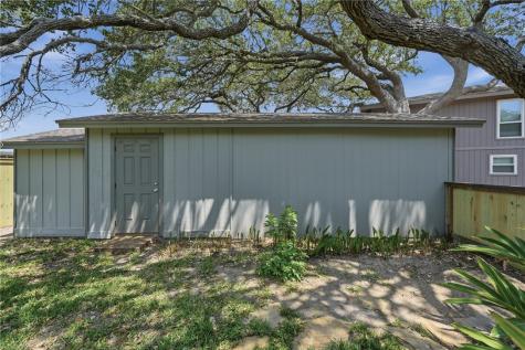 2104 Crescent Drive Rockport TX 78382