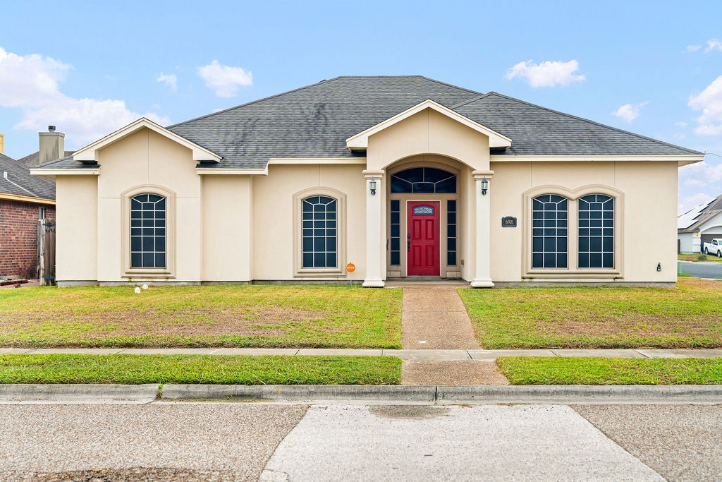 6901 King George Place Corpus Christi TX 78414