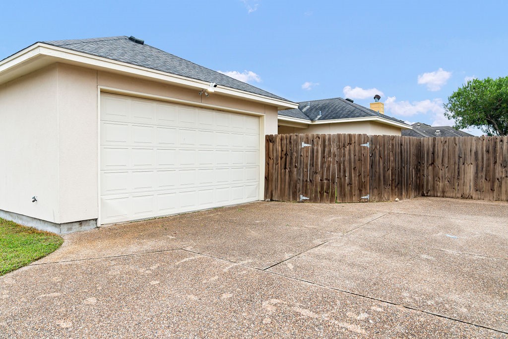 6901 King George Place Corpus Christi TX 78414
