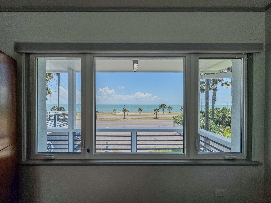 2925 Ocean Drive Corpus Christi TX 78404