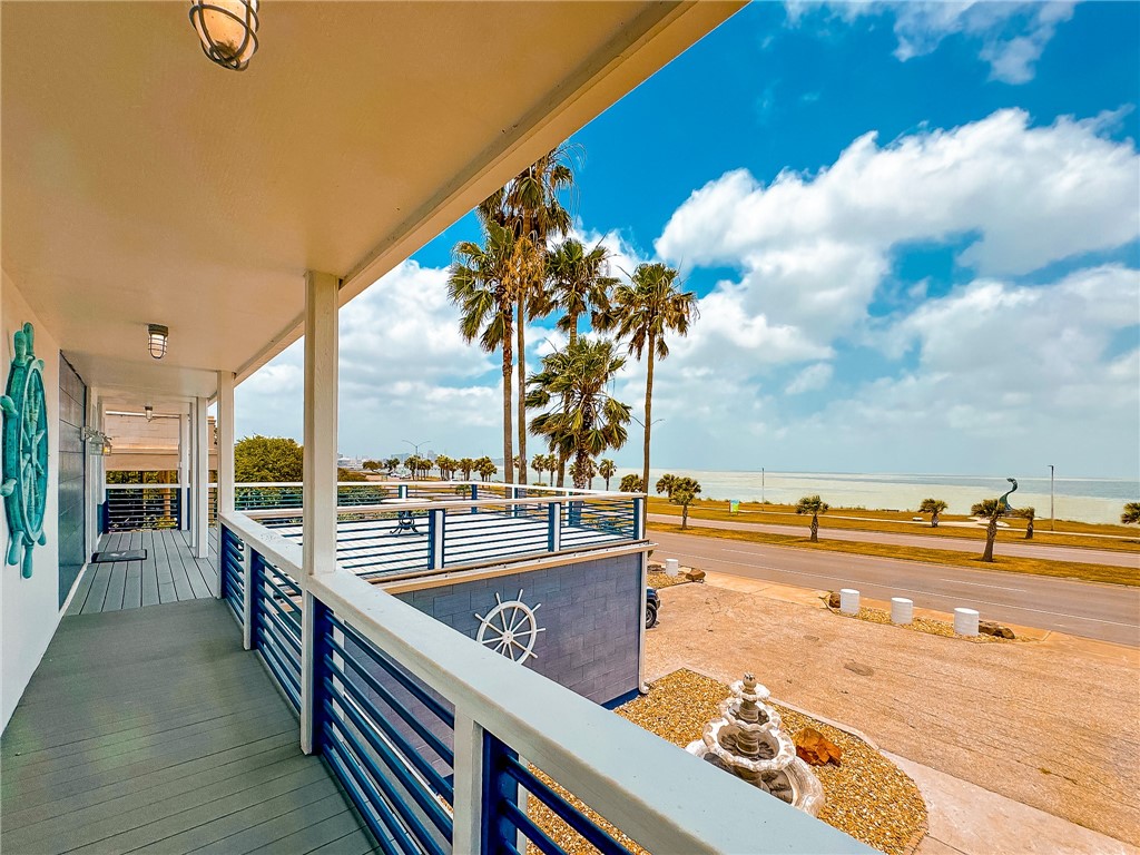 2925 Ocean Drive Corpus Christi TX 78404
