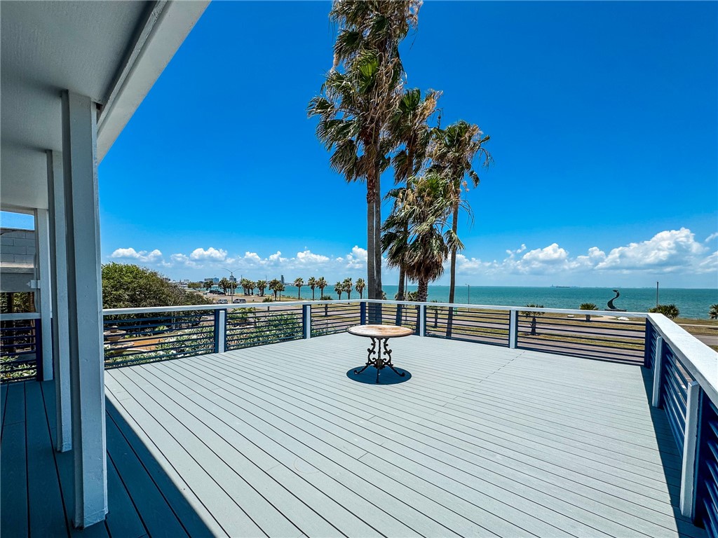 2925 Ocean Drive Corpus Christi TX 78404