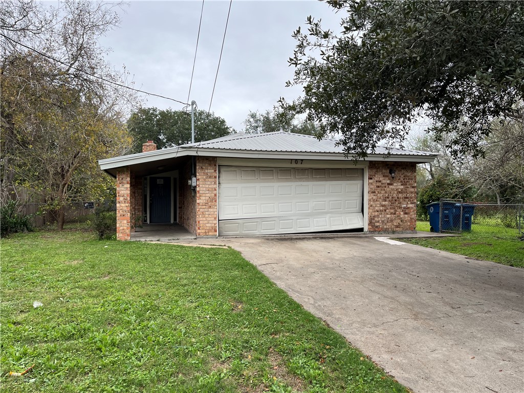 107 E Catherine Street Beeville TX 78102