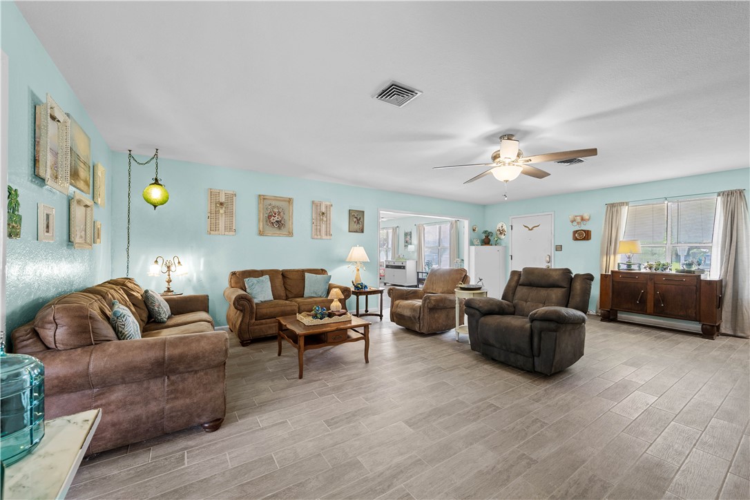 843 Pine Avenue Rockport TX 78382