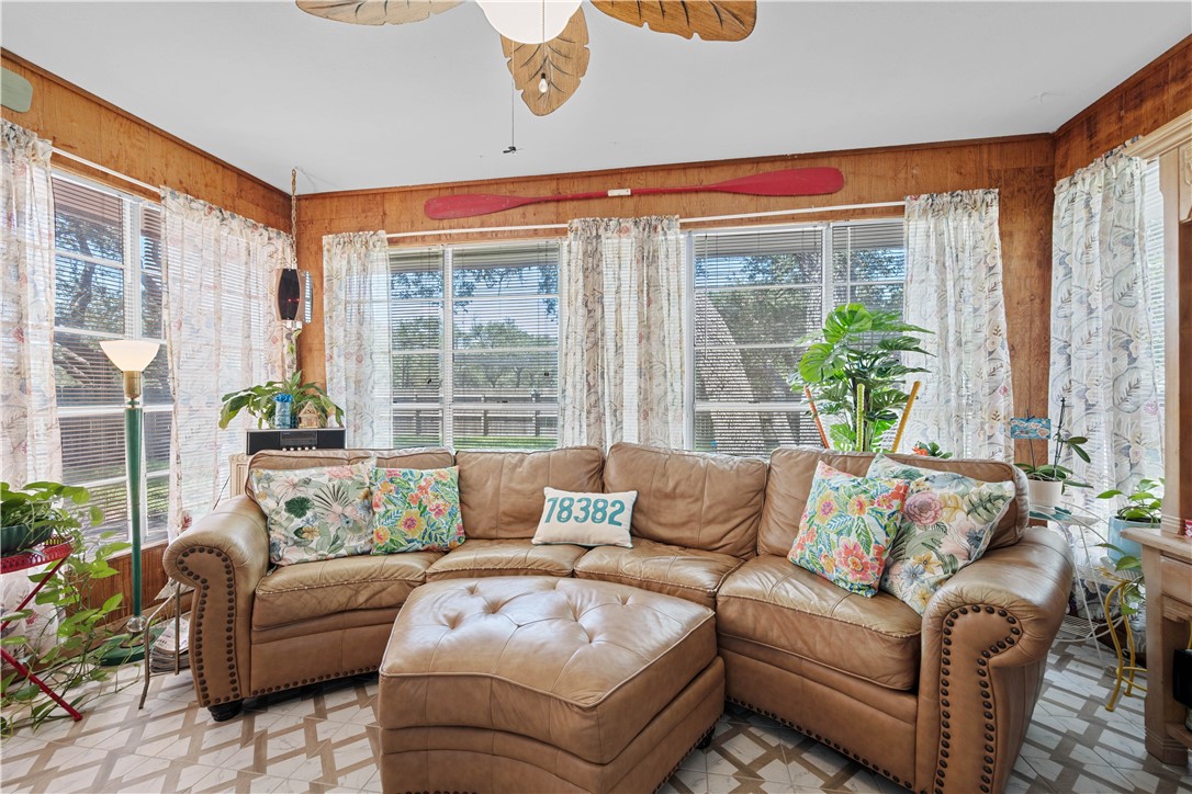 843 Pine Avenue Rockport TX 78382