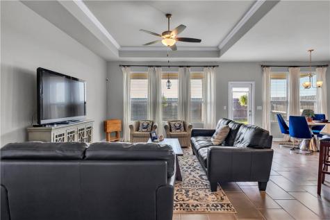 1033 Ocean Breeze Portland TX 78374