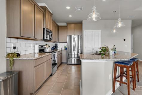 1033 Ocean Breeze Portland TX 78374
