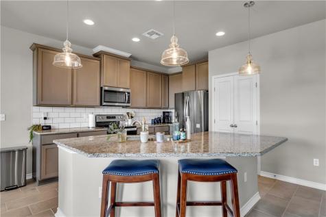 1033 Ocean Breeze Portland TX 78374
