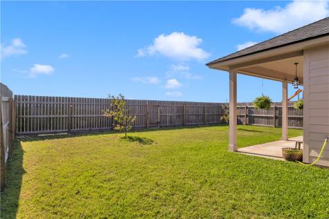 1033 Ocean Breeze Portland TX 78374