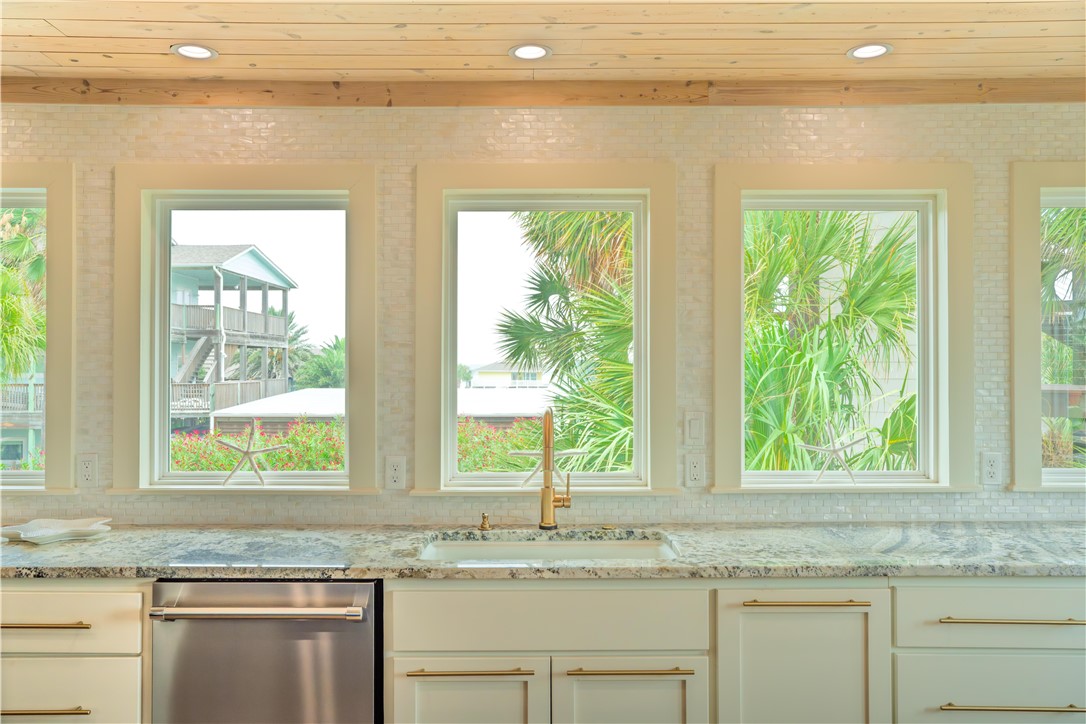 541 Channel View Drive Port Aransas TX 78373