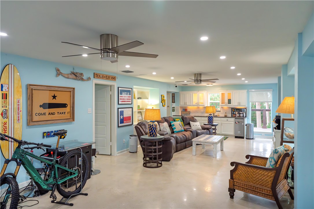 541 Channel View Drive Port Aransas TX 78373