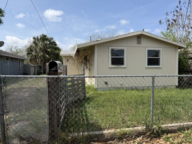 333 Hiawatha Street Corpus Christi TX 78405