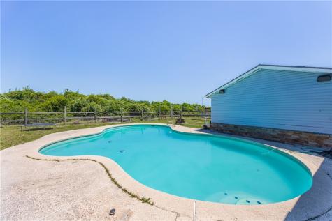 3701 Waldron Corpus Christi TX 78418