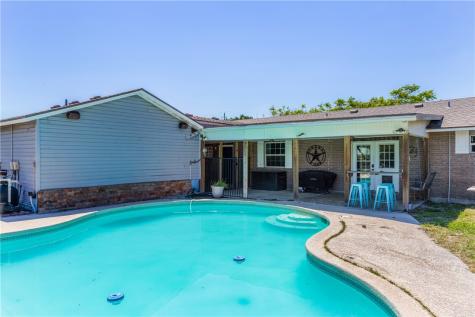 3701 Waldron Corpus Christi TX 78418