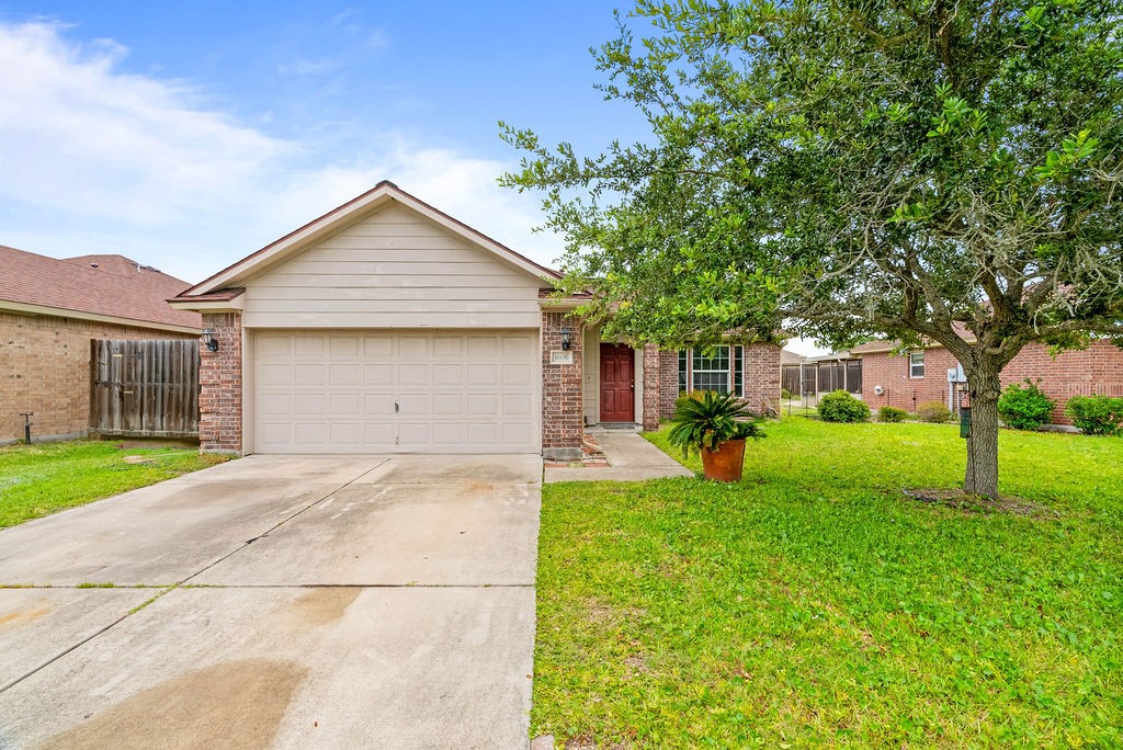 1606 W Nelson Avenue Aransas Pass TX 78336