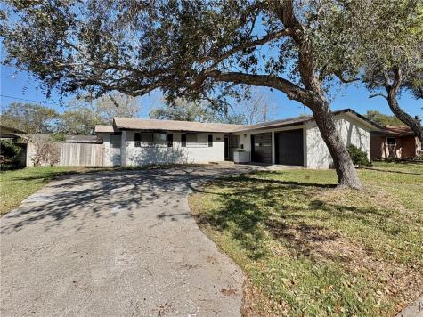 1025 Burkshire Drive Corpus Christi TX 78412