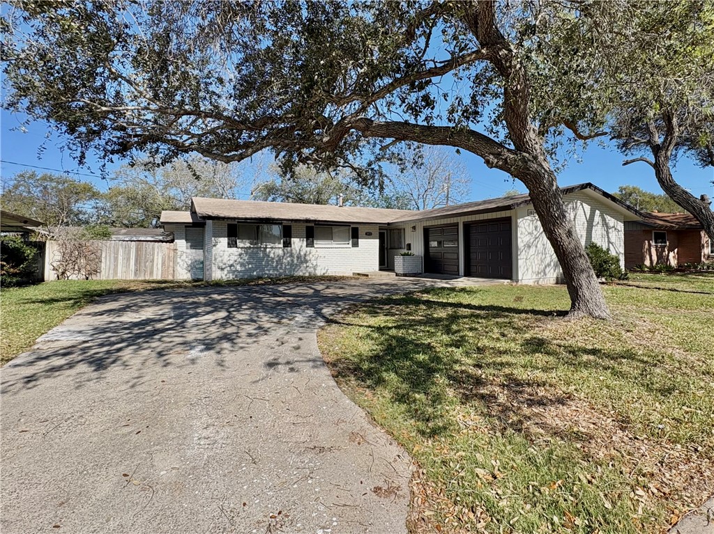 1025 Burkshire Drive Corpus Christi TX 78412