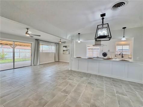 1025 Burkshire Drive Corpus Christi TX 78412
