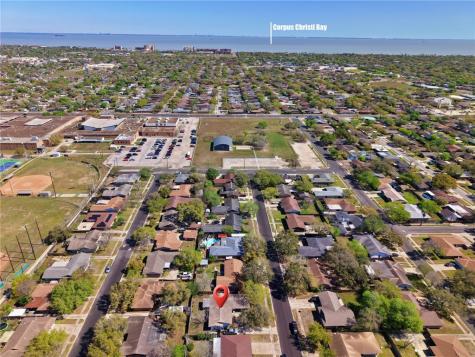 1025 Burkshire Drive Corpus Christi TX 78412