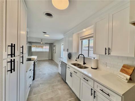 1025 Burkshire Drive Corpus Christi TX 78412