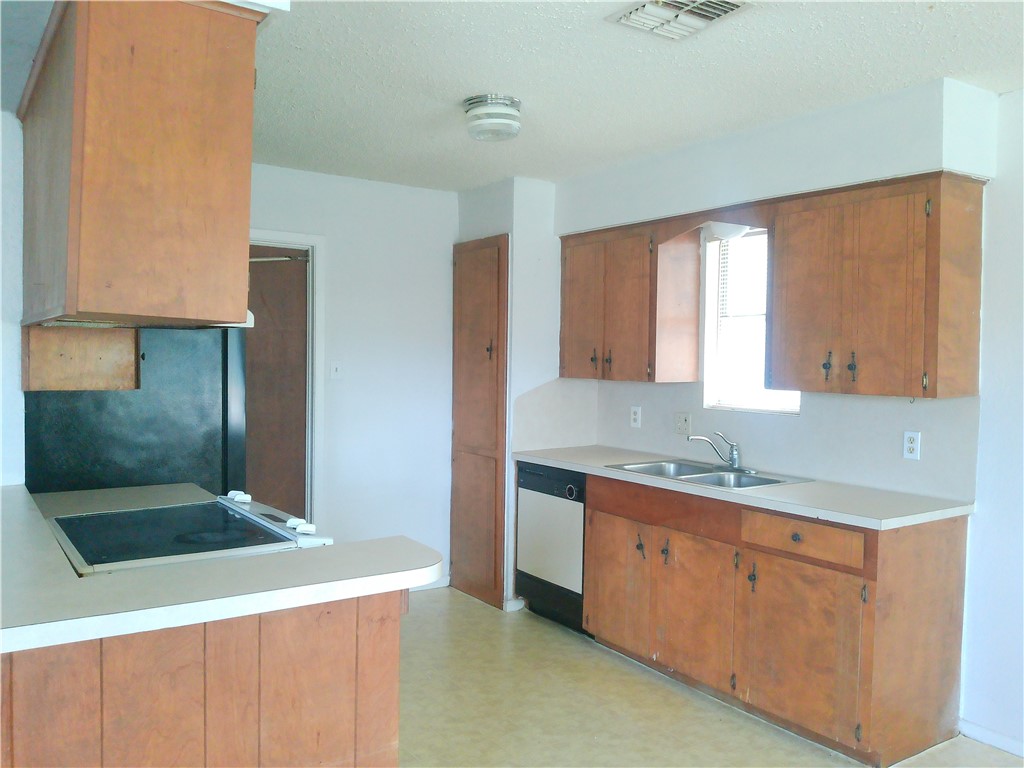 5718 Crestgrove Drive Corpus Christi TX 78415