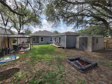 350 N 10th Street Aransas Pass TX 78336